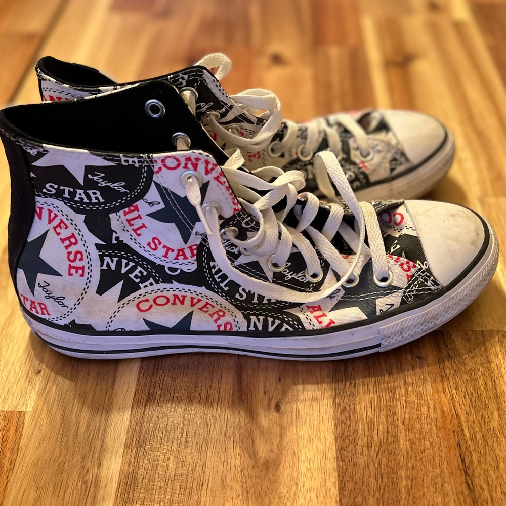 Converse CHUCK TAYLORS High Top Sneakers